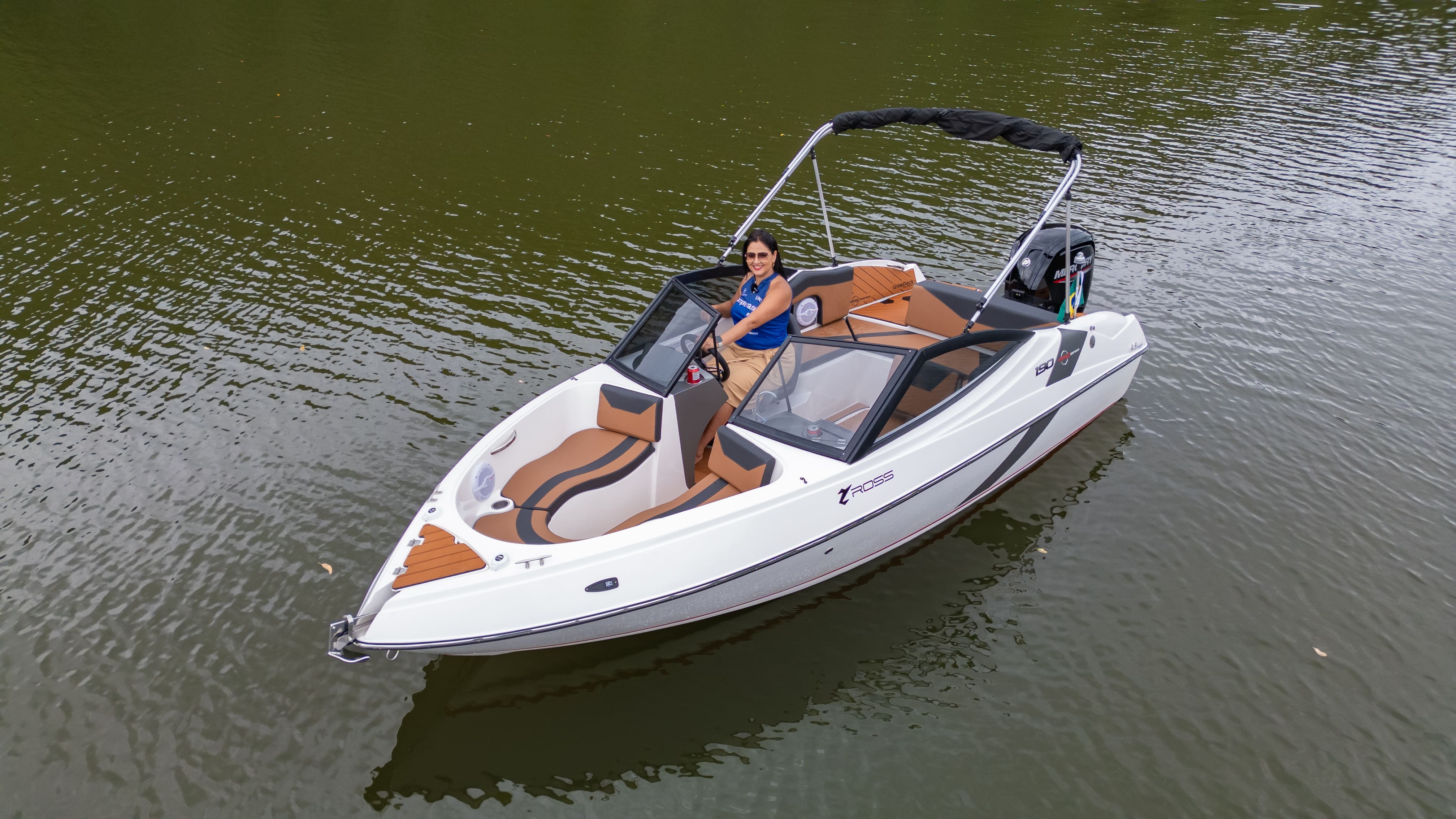 Ross participa do São Paulo Boat Show 2025 e apresenta novo modelo SR 200 Vector